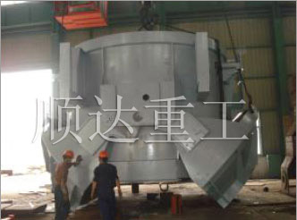        廢鋼(gang)料籃的制造(zào) 大件公司發(fa)運碼頭     廢鋼(gāng)料籃調試 大(dà)件公司發運(yùn)碼頭        料籃成(cheng)品待檢 廢鋼(gang)料籃在上海(hǎi)港待裝船