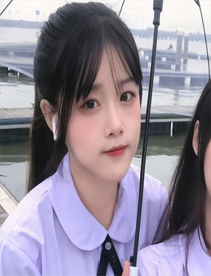 从文化视角解读《与鲸鱼共潜》：文化传统与创新突破及其关系 探索文化表达的多种形式